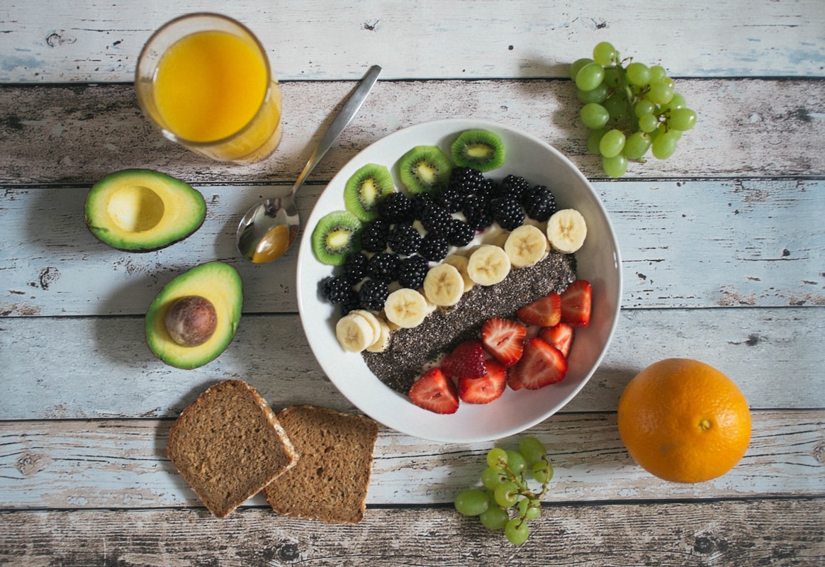 Nutrition specialist in consultation